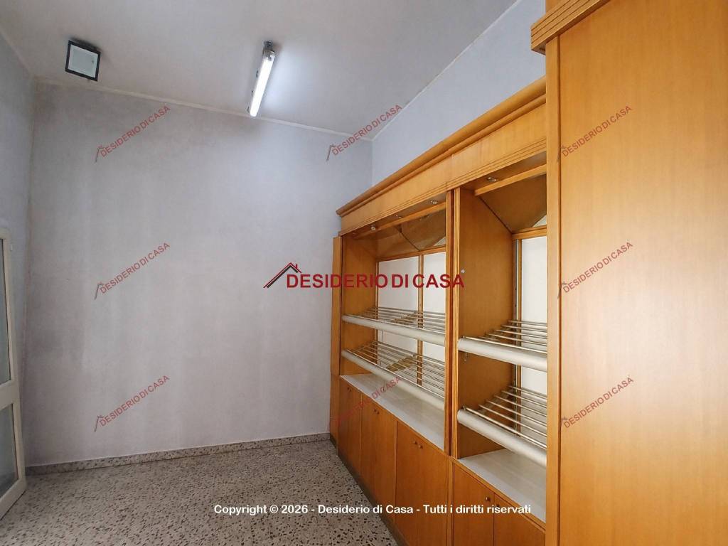 negozio in vendita a Palermo in zona Zisa