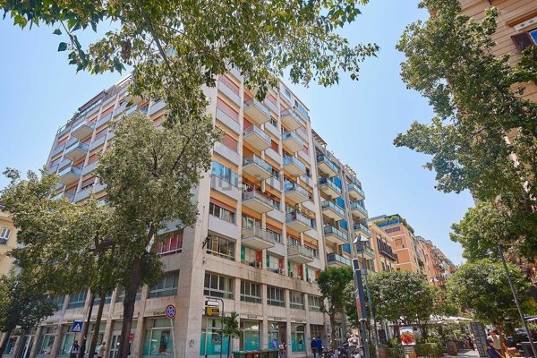 appartamento in vendita a Palermo in zona Politeama