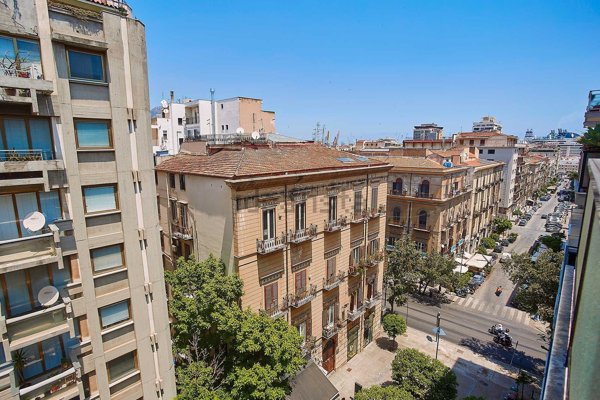 appartamento in vendita a Palermo in zona Politeama