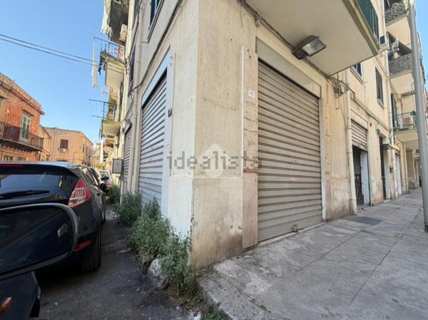 locale di sgombero in vendita a Palermo in zona Noce