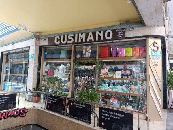 negozio in vendita a Palermo in zona Politeama
