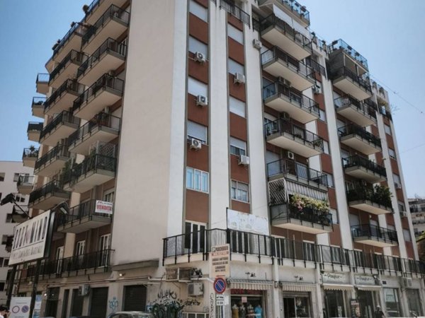 appartamento in vendita a Palermo in zona Malaspina/Palagonia