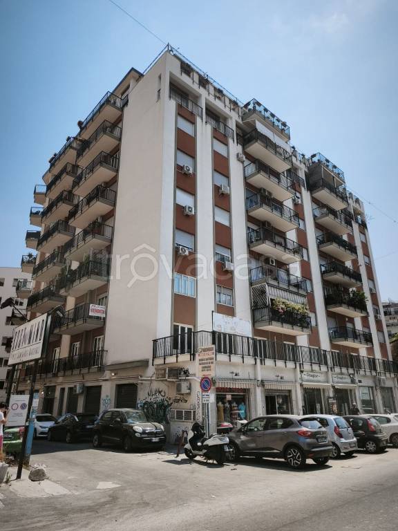 appartamento in vendita a Palermo in zona Malaspina/Palagonia