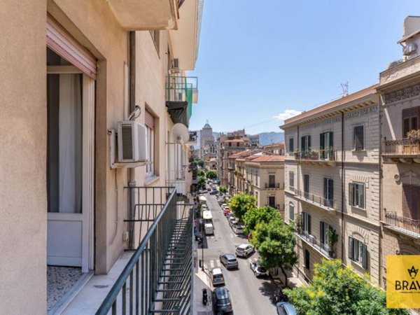 appartamento in vendita a Palermo in zona Politeama