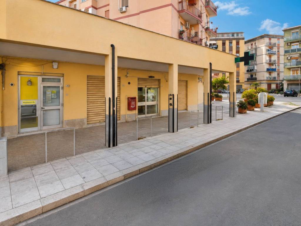 negozio in vendita a Palermo in zona Altarello