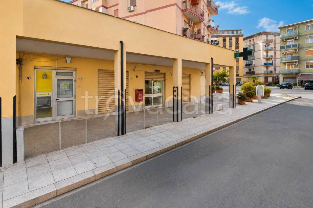 negozio in vendita a Palermo in zona Altarello
