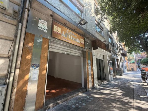 negozio in vendita a Palermo in zona Politeama