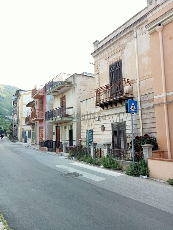 casa indipendente in vendita a Palermo in zona Croceverde