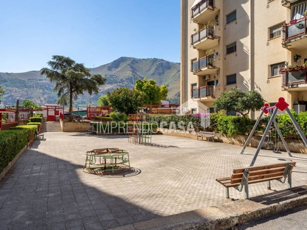 appartamento in vendita a Palermo in zona Chiavelli