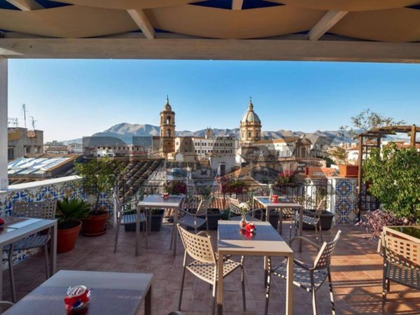 intera palazzina in vendita a Palermo in zona Centro storico