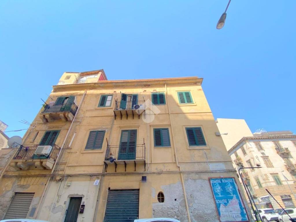 appartamento in vendita a Palermo in zona Zisa