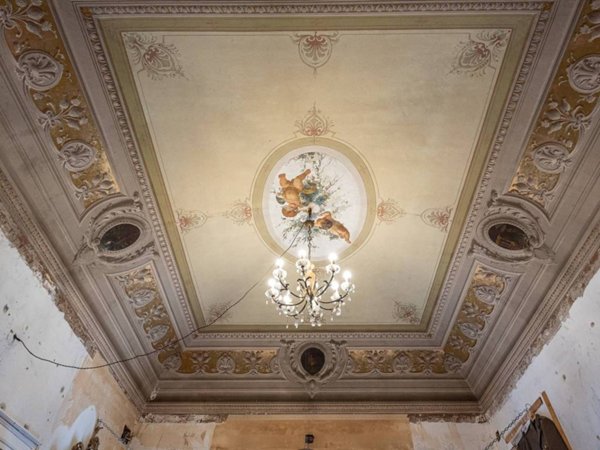 negozio in vendita a Palermo in zona Politeama