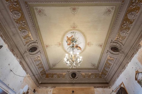 negozio in vendita a Palermo in zona Politeama