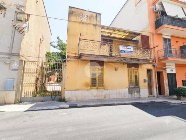 appartamento in vendita a Palermo in zona Chiavelli