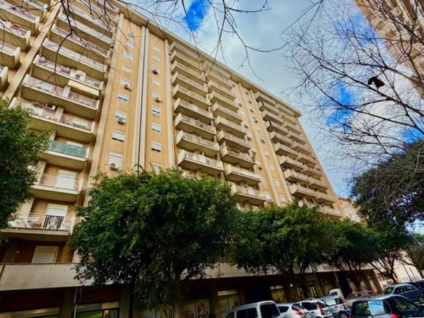 appartamento in vendita a Palermo in zona Zisa