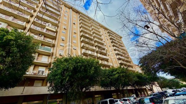appartamento in vendita a Palermo in zona Zisa