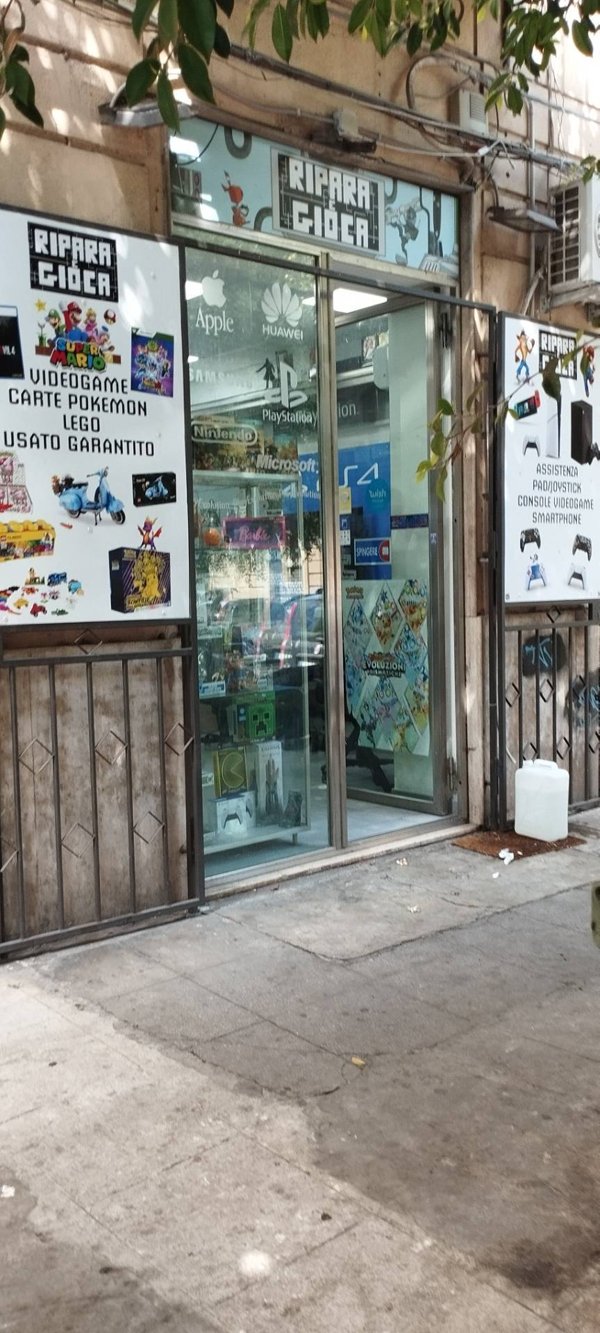 locale commerciale in vendita a Palermo