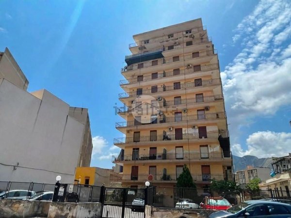appartamento in vendita a Palermo in zona Roccella