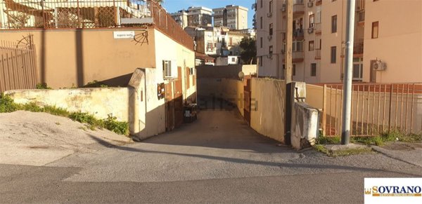 locale di sgombero in vendita a Palermo