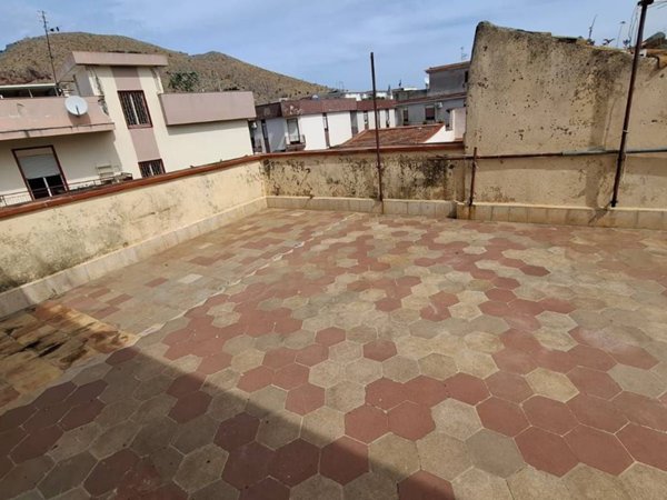 appartamento in vendita a Palermo in zona Partanna