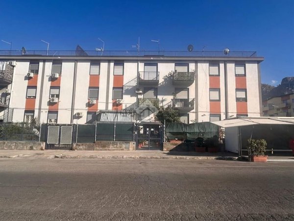 appartamento in vendita a Palermo in zona Chiavelli