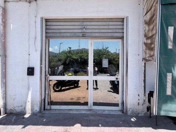 negozio in vendita a Palermo in zona Oreto
