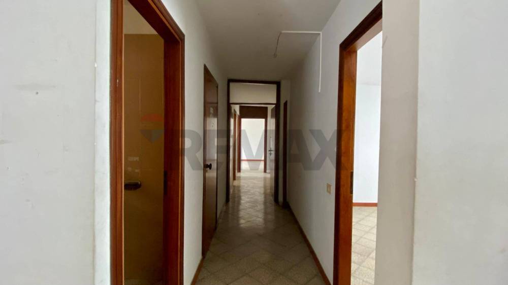 ufficio in vendita a Palermo in zona Libertà