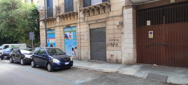 locale di sgombero in vendita a Palermo in zona Politeama