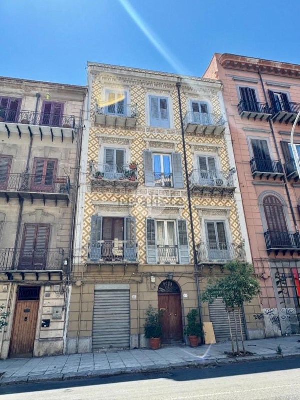 appartamento in vendita a Palermo in zona Politeama
