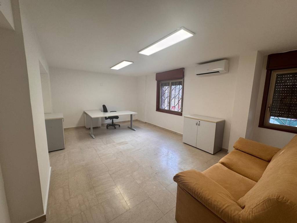 ufficio in vendita a Palermo in zona Montepellegrino