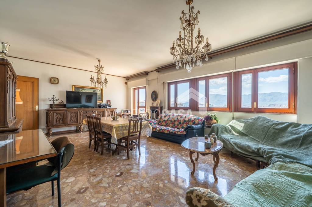 appartamento in vendita a Palermo in zona Malaspina/Palagonia