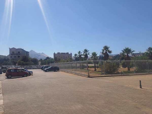 appartamento in vendita a Palermo in zona Zisa