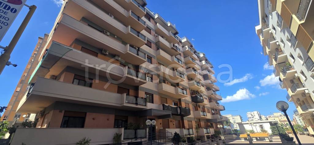 appartamento in vendita a Palermo in zona Malaspina/Palagonia