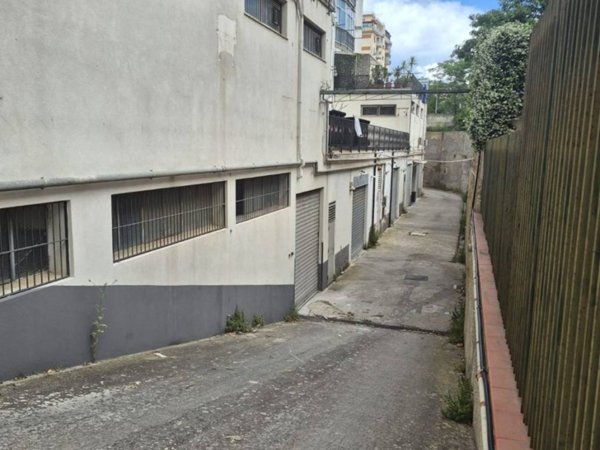 locale di sgombero in vendita a Palermo in zona San Lorenzo