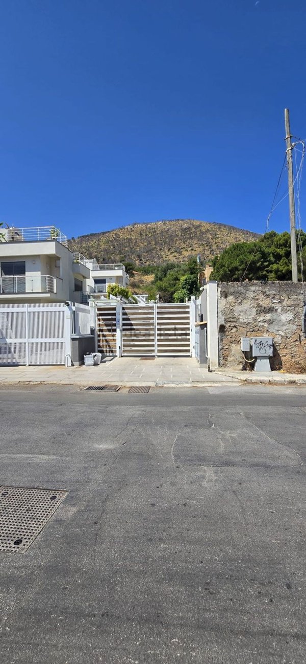 casa indipendente in vendita a Palermo in zona Tommaso Natale