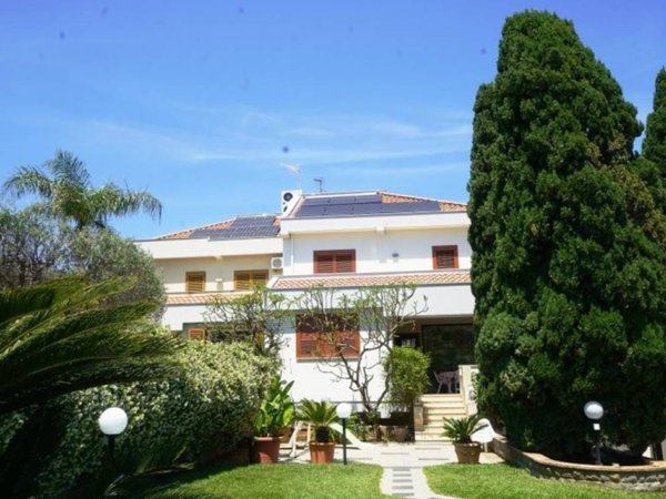 casa indipendente in vendita a Palermo in zona Partanna