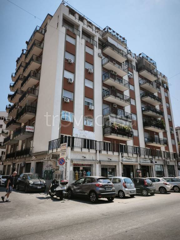 locale commerciale in vendita a Palermo in zona Malaspina/Palagonia