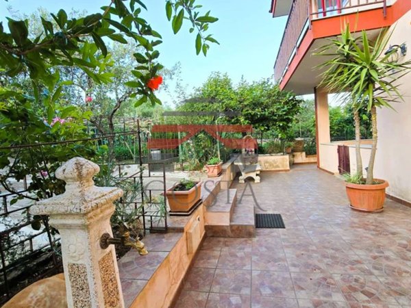 casa indipendente in vendita a Palermo