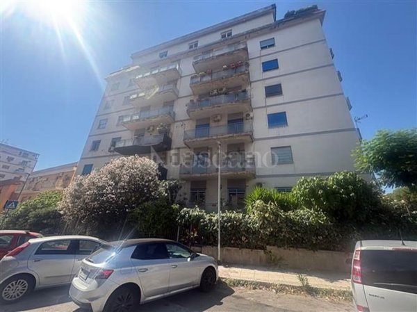 appartamento in vendita a Palermo in zona Malaspina/Palagonia