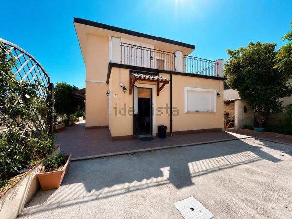 casa indipendente in vendita a Palermo in zona Mezzomonreale
