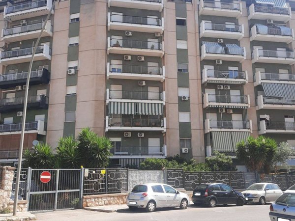 appartamento in vendita a Palermo in zona Montegrappa / Santa Rosalia