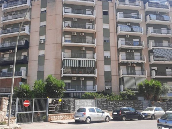 appartamento in vendita a Palermo in zona Montegrappa / Santa Rosalia