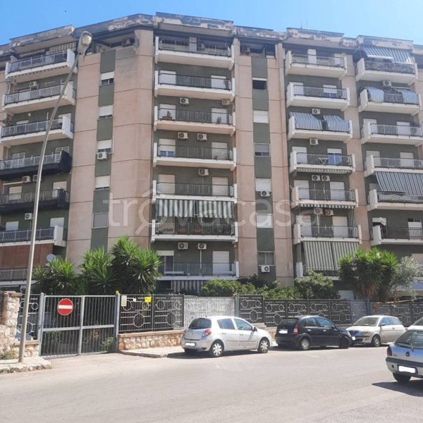 appartamento in vendita a Palermo in zona Montegrappa / Santa Rosalia