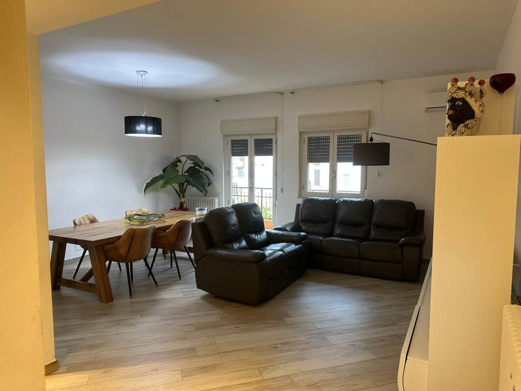 appartamento in vendita a Palermo in zona Chiavelli