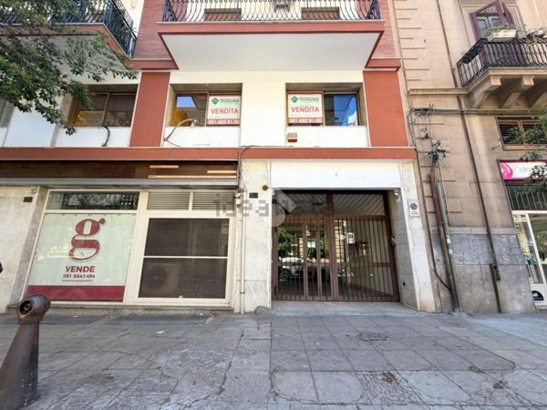 ufficio in vendita a Palermo in zona Politeama