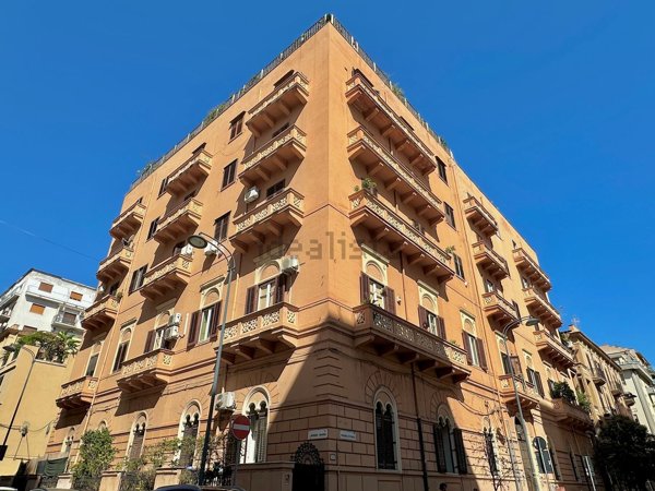 appartamento in vendita a Palermo in zona Libertà
