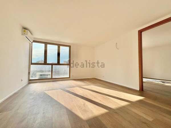 ufficio in vendita a Palermo in zona Malaspina/Palagonia