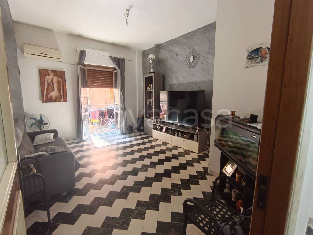appartamento in vendita a Palermo in zona Malaspina/Palagonia