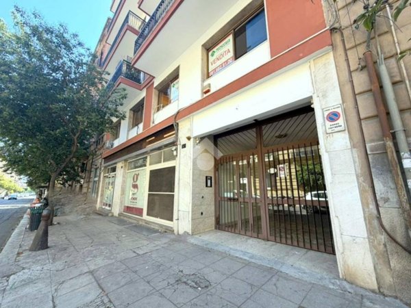 ufficio in vendita a Palermo in zona Politeama