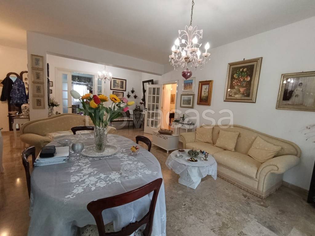 appartamento in vendita a Palermo in zona Malaspina/Palagonia